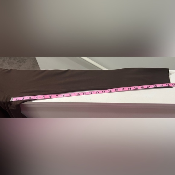 Danskin HR Tights with Reflective Dots and Pockets.  Color-Espresso Brown - Picture 7 of 8